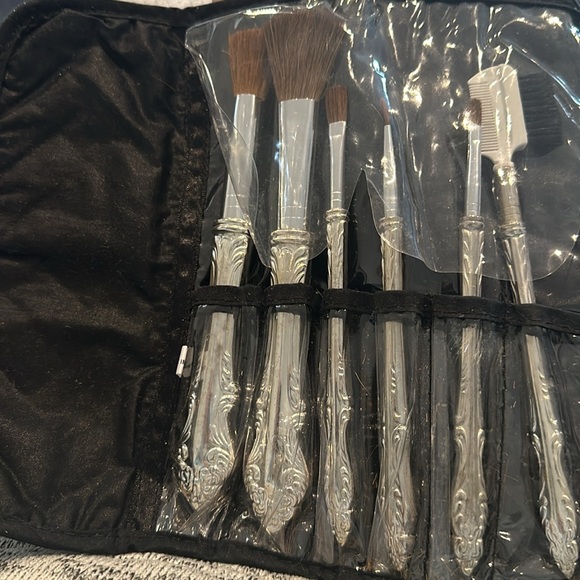 Vintage Regal Silver plate Makeup Brush set - Picture 2 of 6